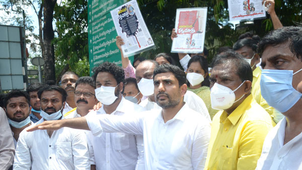 బాబాయ్ మర్డర్ మిస్టరీ వీడిపోయింది... బాబాయ్ ని వేసేసింది అబ్బాయే బాబాయ్ మర్డర్ మిస్టరీ వీడిపోయింది... బాబాయ్ ని వేసేసింది అబ్బాయే