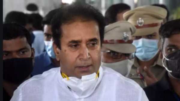  ముంబై, నాగ్‌పూర్‌లోని అనిల్ దేశ్‌ముఖ్ ఇళ్లతో సహా నాలుగు చోట్ల దాడులు