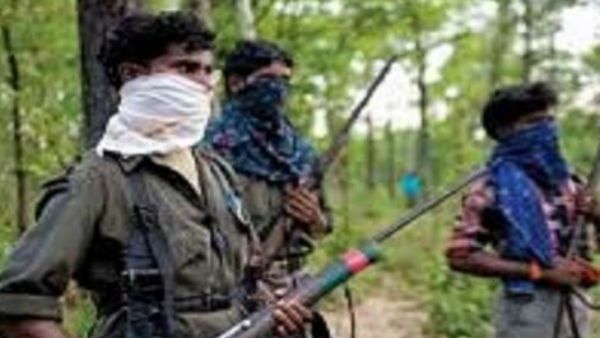 ప్రజా ప్రతినిధులు బయట తిరగవద్దని పోలీసుల హెచ్చరికలు ప్రజా ప్రతినిధులు బయట తిరగవద్దని పోలీసుల హెచ్చరికలు