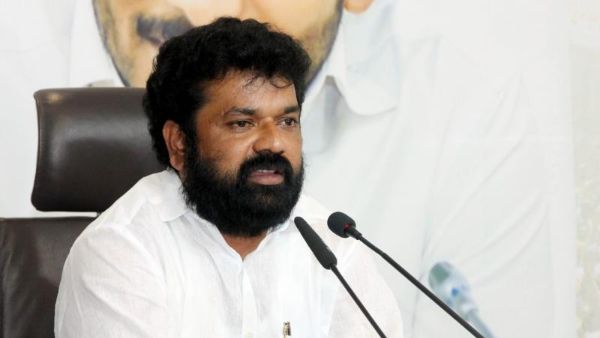 రాక్షస బ్యాచ్లో జత కట్టి.. రాక్షస బ్యాచ్లో జత కట్టి..