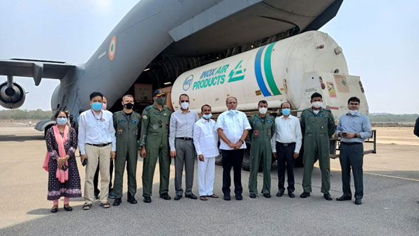 దేశంలోనే తొలిసారిగా ఆక్సిజన్ సరఫరా కోసం యుద్ధ విమానాలు