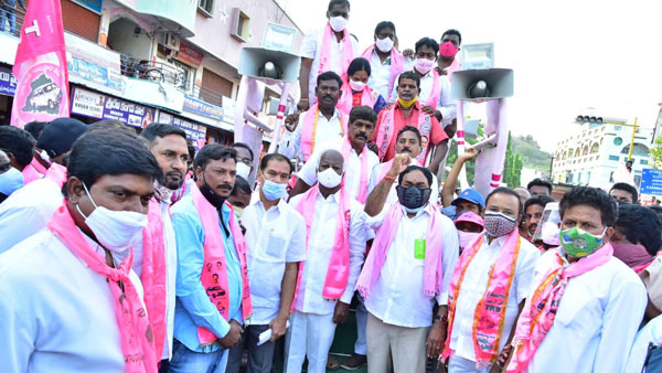 ఎన్నికలు జరుగుతున్న నగరపాలక సంస్థలలోనూ , మున్సిపాలిటీలలోనూ పెరుగుతున్న కేసులు