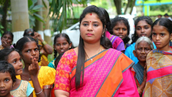 జగన్ మెచ్చుకున్న మరుసటి రోజే వాలంటీర్లకు క్లాస్ జగన్ మెచ్చుకున్న మరుసటి రోజే వాలంటీర్లకు క్లాస్