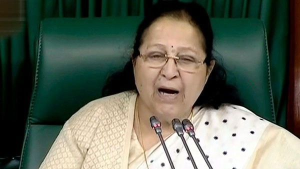 ముంబై నుంచి బంధువులు ఫోన్లు చేశారు : సుమిత్రా