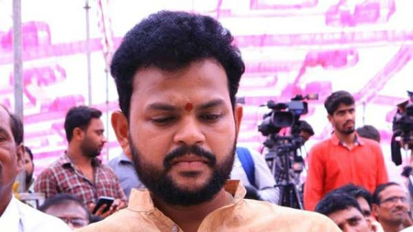  రాష్ట్ర ప్రయోజనాల కోసం లేఖలు రాయరు.. ఓట్ల కోసం ఇంటింటికీ జగన్ లేఖలు