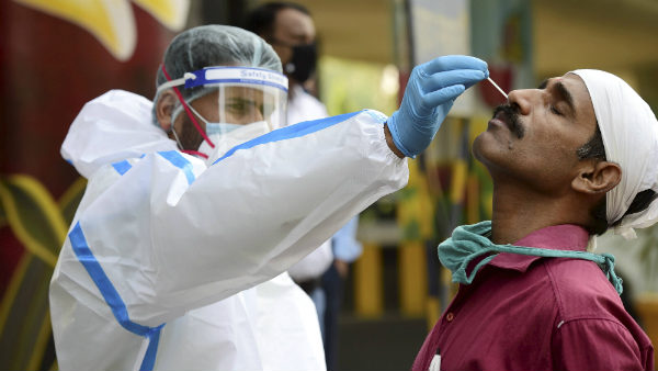 1,15,736 కొత్త కేసులతో దేశంలో కరోనా పీక్స్ 