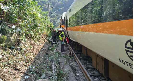 At least 36 dead, 72 injured after Taiwan train derails in tunnel At least 36 dead, 72 injured after Taiwan train derails in tunnel