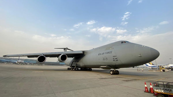  భారత్ కు చేరుకున్న యూఎస్ తొలి సహాయం .. 400కి పైగా ఆక్సిజన్ సిలిండర్లు, ర్యాపిడ్ టెస్ట్ కిట్లు