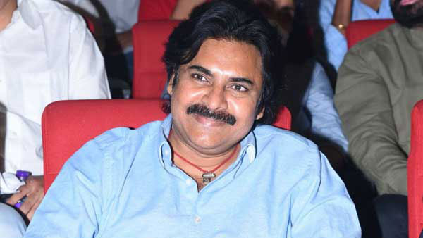 గత కొద్ది రోజులుగా హోం క్వారంటైన్ లో పవన్ కళ్యాణ్