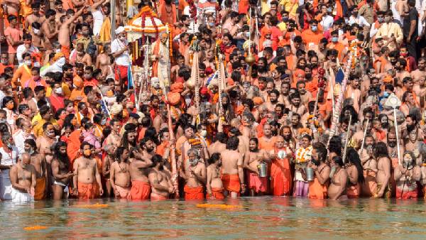 కొంపముంచిన ఎన్నికలు, క్రికెట్‌, కుంభమేళా