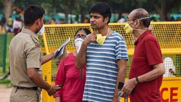  రంగంలోకి మామలు