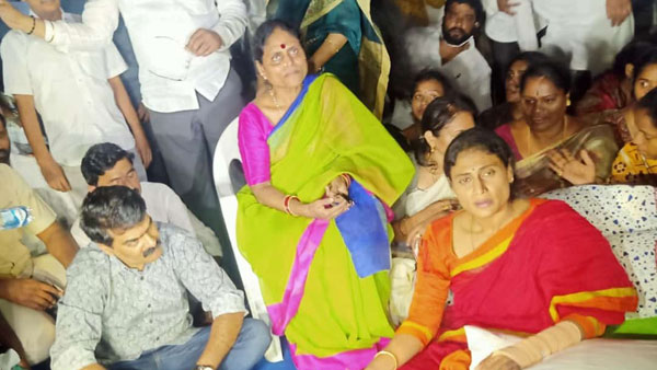 దీక్ష.. పాదయాత్ర భగ్నం.. దీక్ష.. పాదయాత్ర భగ్నం..