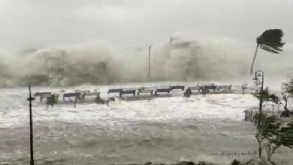 కేంద్రం సాయం కోసం బెంగాల్, ఒడిశా వినతలు