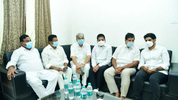  కరోనా నియంత్రణలో చేతులెత్తేసారు. కక్షపూరిత రాజకీయాలకు శ్రీకారం చుట్టారన్న లోకేష్..