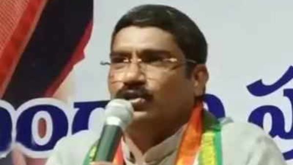  మోదీ ఏడేళ్ల పాలన ఓ అబూత కల్పితం.. గంగా నదిలో కొట్టుకుపోతున్న శవాలే సాక్ష్యం అన్న సంపత్..