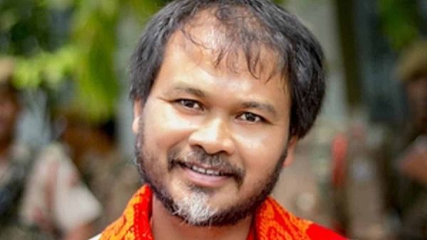 ఆ తల్లి పోరాటం స్పూర్తిదాయకం... ఆ తల్లి పోరాటం స్పూర్తిదాయకం...