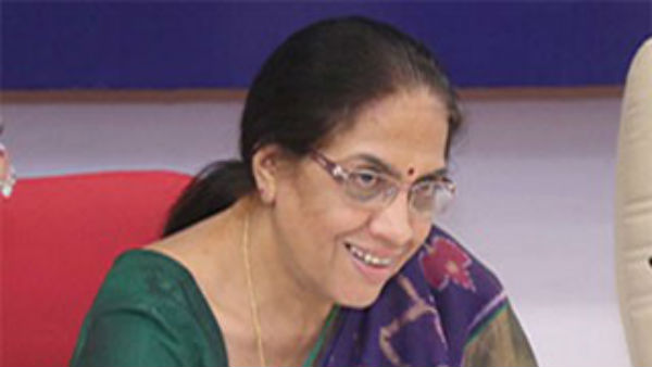 నీలం తీరుపై హైకోర్టు ఆశ్చర్యం