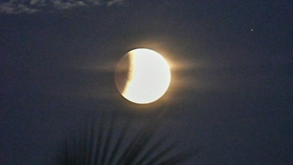  పూర్తి చంద్రగ్రహణం ఇలా