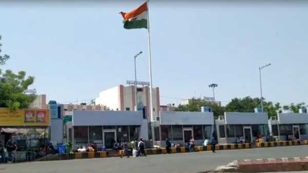 బోసిపోయిన సికింద్రాబాద్ రైల్వేస్టేషన్.. బోసిపోయిన సికింద్రాబాద్ రైల్వేస్టేషన్..