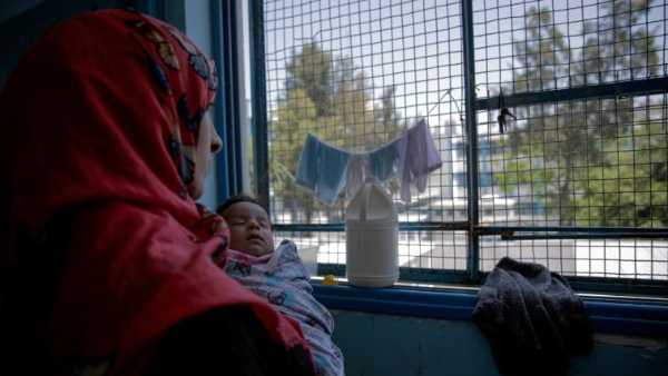  పిల్లల దృష్టిని మరల్చేందుకు..