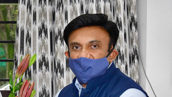 కర్ణాటకలో ఆక్సిజన్ లేక 24 మంది మరణించిన ఘటనపై ఆరోగ్య మంత్రి