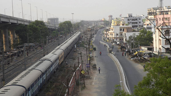 పలు రాష్ట్రాల్లో నైట్ కర్ఫ్యూలు, ఆంక్షలు..