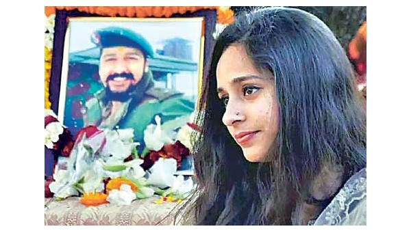 viral video: Pulwama martyr Major Dhoundiyals wife Nitika Kaul joins Indian Army