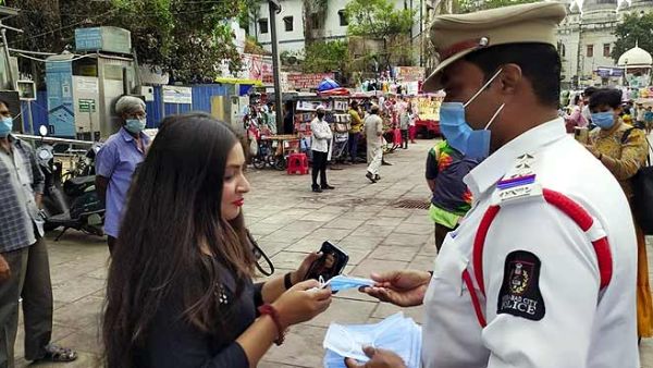  లాక్‌డౌన్ పరిస్థితులను కోర్టుకు వివరించిన డిజీపి.. సంతృప్తి వ్యక్తం చేసిన కోర్ట్..