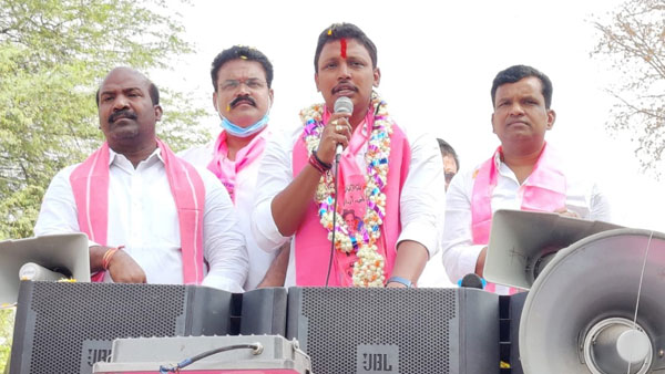 సాగర్‌లో గులాబీ జెండా..