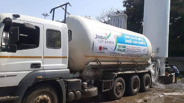 గ్రీన్ ఛానల్ ఏర్పాటు, డ్రైవర్ కు తోడుగా హోం గార్డ్, సమయానికి ఆస్పత్రికి ఆక్సిజన్ సరఫరా