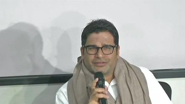 ఎన్నికల వ్యూహకర్తపై దేశం దృష్టి .. సంచలన నిర్ణయం తీసుకున్న పీకే