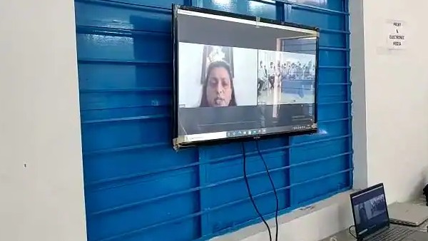 ప్రాణాలను పణంగా పెట్టి సేవలు..