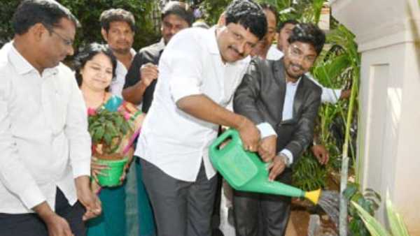  పచ్చదనం పెంపు దిశగా యువతకు మార్గనిర్దేశం.. ఎంపి చొరవ అద్బుతంగా ఉందన్న ప్రధాని..