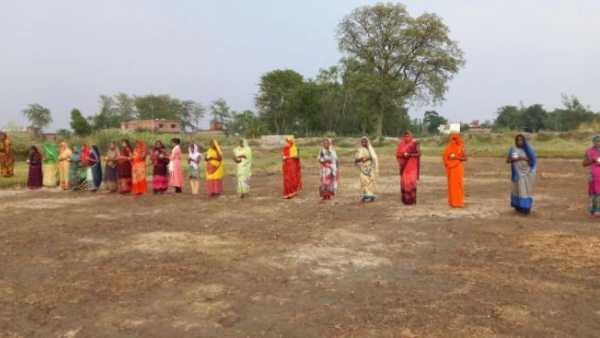 పూజలపై ఆధారపడ్డ గ్రామీణ ప్రజలు పూజలపై ఆధారపడ్డ గ్రామీణ ప్రజలు