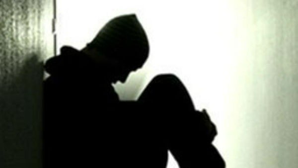 రెండు ఇళ్లు ఉన్నా... బాత్‌రూమ్‌లోనే...