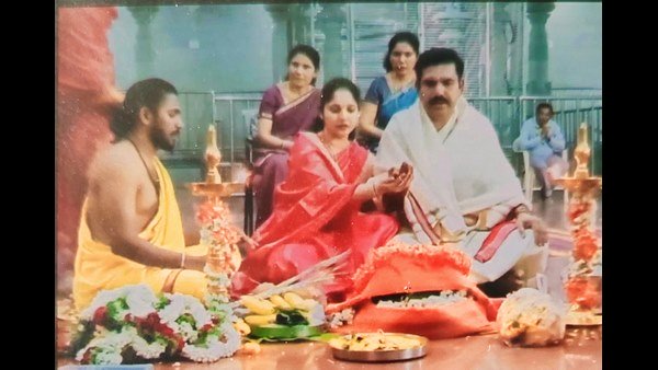 భార్య, 8 మంది గన్ మ్యాన్ లు ఎంట్రీ భార్య, 8 మంది గన్ మ్యాన్ లు ఎంట్రీ