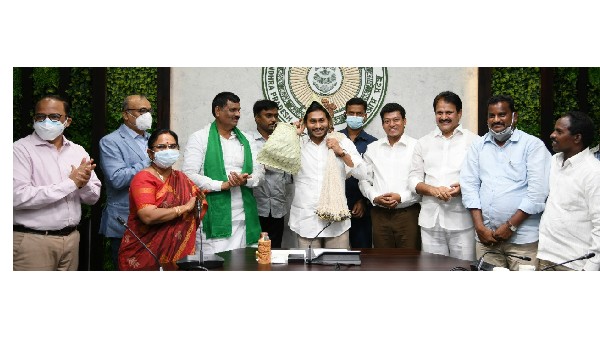 చెప్పింది చేస్తున్నాం..