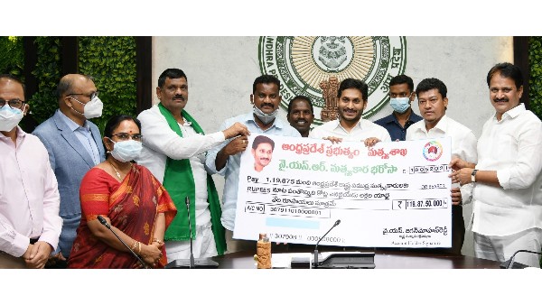 మృతుల కుటుంబాలకు పరిహారం..