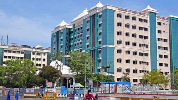  రాజీవ్ గాంధీ ఆసుపత్రిలో భార్య