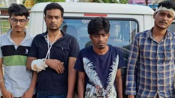  మర్మాంగంలో బీర్ బాటిల్ చెక్కేసి వీడియో