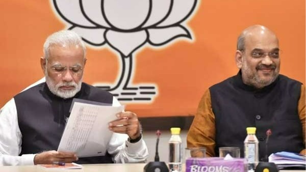 చక చకా సమావేశాలు నిర్వహిస్తున్న అమిత్ షా, మోడీలు చక చకా సమావేశాలు నిర్వహిస్తున్న అమిత్ షా, మోడీలు