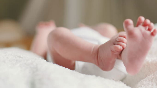 ప్రియురాలికి ముగ్గురు, ప్రియుడికి ఆరు మంది పిల్లలు