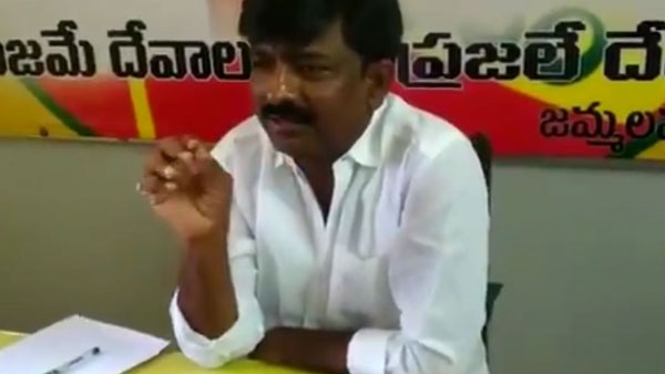 వెంట్రుక కూడా పీకలేరు..