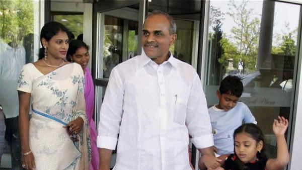  తండ్రి బాటలోనే... అక్కడి నుంచే పాదయాత్ర