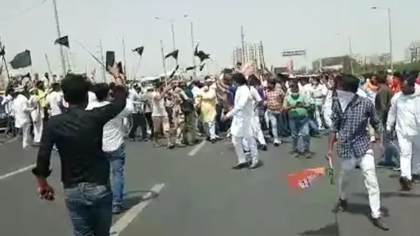 Clashes Between BJP Workers And Protesting Farmers at Ghaziabad, Rakesh Tikait slams bjp Clashes Between BJP Workers And Protesting Farmers at Ghaziabad, Rakesh Tikait slams bjp