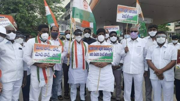 మోడీది దోపిడీ మనస్తత్వం.. అందుకే పెట్రో ధరలను పెంచుతున్నారన్న దాసోజు శ్రవణ్..