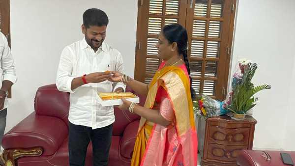 former Telangana Congress MLA Konda Surekha meets PCC Chief Revanth Reddy