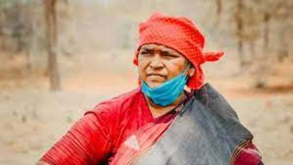 రేవంత్ తో పాటే పార్టీలో చేరిన సీతక్క .. మేడారంలో మొక్కులు చెల్లింపు