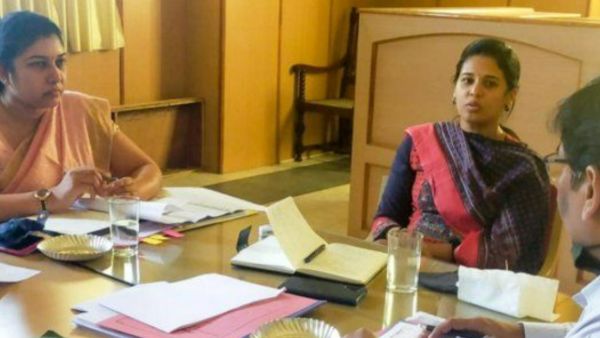 ప్రభుత్వం చెబుతోంది?