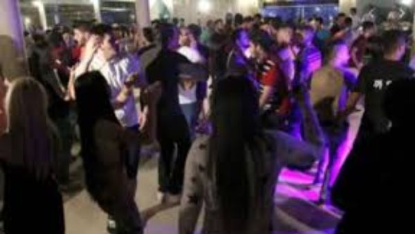 ఇద్దరూ ఒక్కరేనా...? ఇద్దరూ ఒక్కరేనా...?